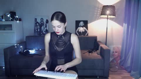 Eva online show from December 6, 2024, 11:33 am