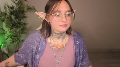 Snapshot of evathewitcher chatting on June 10, 2026, 1:17 am EvaTheWitcher online show from June 10, 2026, 1:17 am