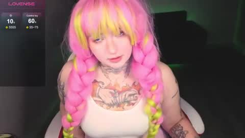 Snapshot of evathewitcher chatting on July 1, 2026, 1:07 am EvaTheWitcher online show from July 1, 2026, 1:07 am