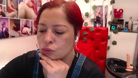 Snapshot of evatwiss chatting on March 10, 2025, 11:42 am Eva Twiss online show from March 10, 2025, 11:42 am