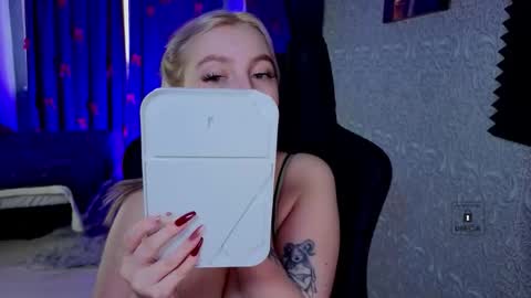 Snapshot of evavibe chatting on March 10, 2026, 6:07 am evavibe online show from March 10, 2026, 6:07 am