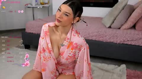 Snapshot of evawarenn chatting on November 15, 2025, 6:37 pm Carolina online show from November 15, 2025, 6:37 pm