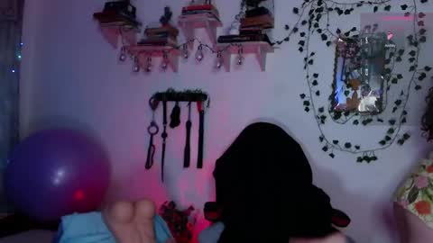 Eve Blue  friends. IG eve blue77 TW EveBlue 1 OF eveblue7 online show from April 23, 2026, 3:08 am