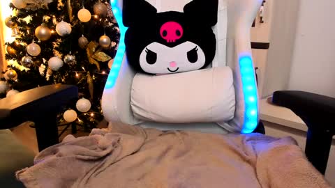 Snapshot of eveeevian chatting on December 23, 2024, 10:42 am eveeevian online show from December 23, 2024, 10:42 am