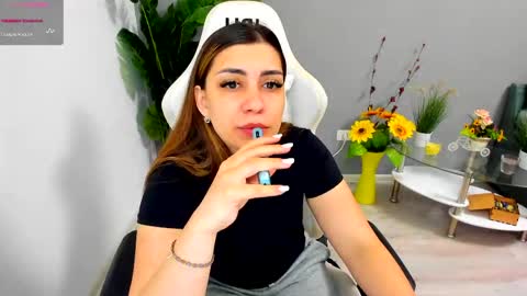 eveeevian online show from May 12, 2026, 8:28 pm
