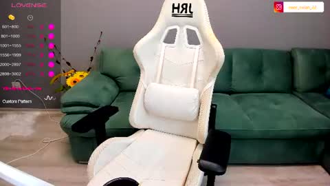 eveeevian online show from June 21, 2026, 1:57 pm