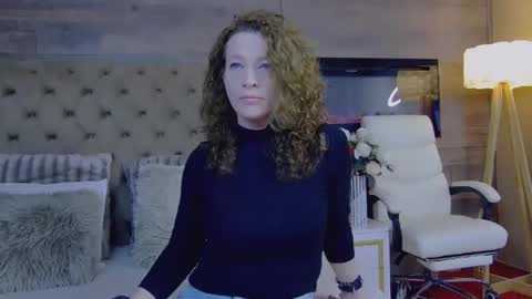 Snapshot of evehamilton chatting on January 23, 2025, 7:40 pm EveHamilton online show from January 23, 2025, 7:40 pm