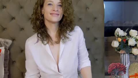 Snapshot of evehamilton chatting on February 15, 2025, 12:15 am EveHamilton online show from February 15, 2025, 12:15 am