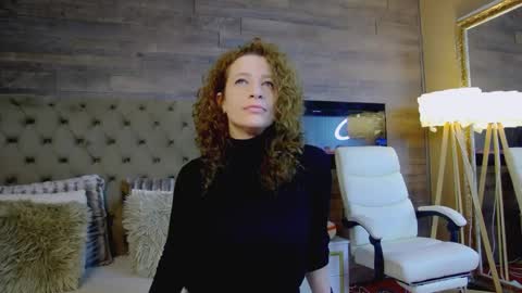 Snapshot of evehamilton chatting on February 26, 2025, 7:49 pm EveHamilton online show from February 26, 2025, 7:49 pm