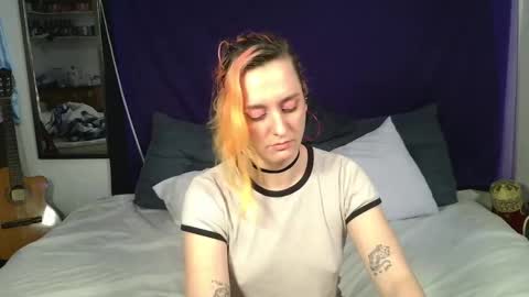 Snapshot of evelan123 chatting on October 1, 2025, 6:25 pm Chulal online show from October 1, 2025, 6:25 pm