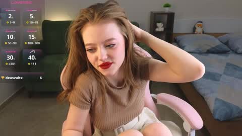 Eveleen online show from December 13, 2024, 7:43 pm