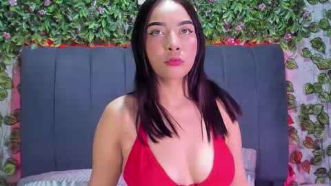 Snapshot of evelin_33 chatting on October 30, 2025, 10:54 pm E V E L I N online show from October 30, 2025, 10:54 pm
