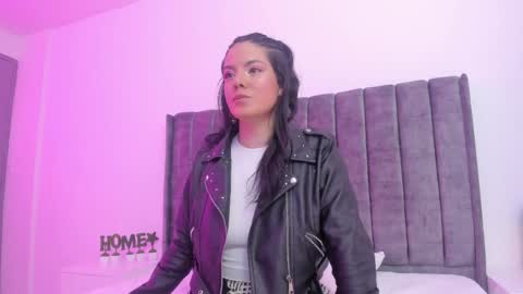 Snapshot of evelin__thompsson chatting on April 9, 2026, 1:27 am evelin__thompsson online show from April 9, 2026, 1:27 am