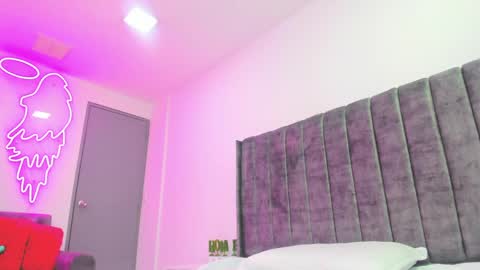 Snapshot of evelin__thompsson chatting on April 11, 2026, 1:21 am evelin__thompsson online show from April 11, 2026, 1:21 am