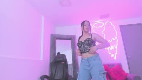 Snapshot of evelin__thompsson chatting on April 15, 2026, 1:56 am evelin__thompsson online show from April 15, 2026, 1:56 am