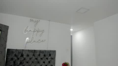 Snapshot of evelin__thompsson chatting on April 23, 2026, 4:03 am evelin__thompsson online show from April 23, 2026, 4:03 am