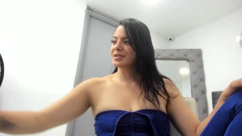 Snapshot of evelin__thompsson chatting on May 13, 2026, 3:48 am evelin__thompsson online show from May 13, 2026, 3:48 am