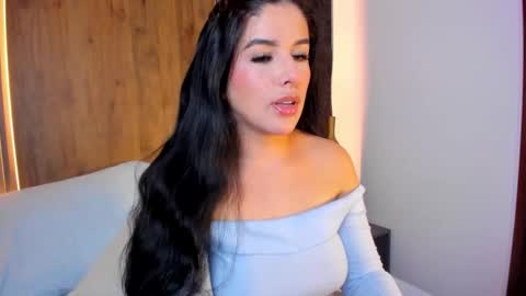 Snapshot of evelin_lopezz chatting on September 23, 2025, 2:14 am E V E L I N online show from September 23, 2025, 2:14 am