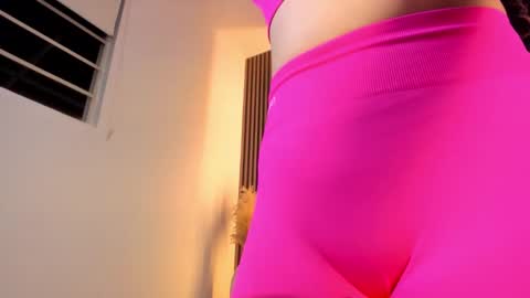 Snapshot of evelin_lopezz chatting on October 16, 2025, 2:23 am E V E L I N online show from October 16, 2025, 2:23 am