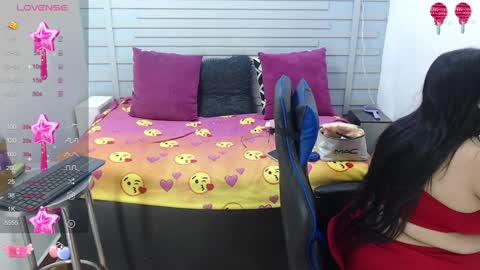 Snapshot of evelin_zaens chatting on December 31, 2024, 9:21 am evelin zaens online show from December 31, 2024, 9:21 am