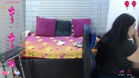 Snapshot of evelin_zaens chatting on January 4, 2025, 4:23 am evelin zaens online show from January 4, 2025, 4:23 am