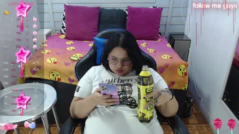 Snapshot of evelin_zaens chatting on January 18, 2025, 10:06 am evelin zaens online show from January 18, 2025, 10:06 am