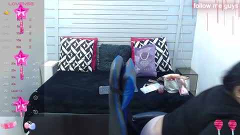 Snapshot of evelin_zaens chatting on January 25, 2025, 3:51 am evelin zaens online show from January 25, 2025, 3:51 am