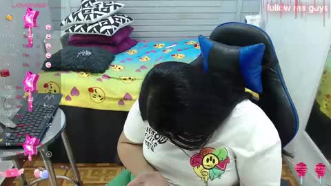 Snapshot of evelin_zaens chatting on February 14, 2025, 1:18 pm evelin zaens online show from February 14, 2025, 1:18 pm