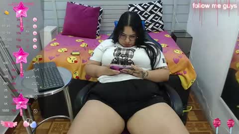Snapshot of evelin_zaens chatting on February 18, 2025, 10:49 am evelin zaens online show from February 18, 2025, 10:49 am