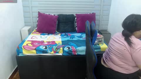 Snapshot of evelin_zaens chatting on February 24, 2025, 3:44 am evelin zaens online show from February 24, 2025, 3:44 am