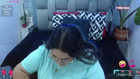 evelin zaens online show from May 1, 2026, 4:28 am