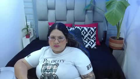 evelin zaens online show from May 6, 2026, 4:19 am