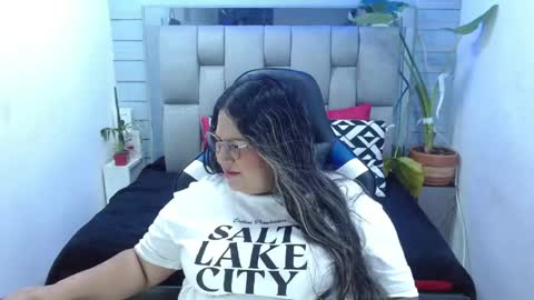 evelin zaens online show from May 11, 2026, 5:13 am