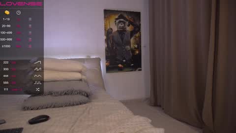 Snapshot of evelina_fox chatting on September 21, 2025, 1:35 pm Evelina online show from September 21, 2025, 1:35 pm