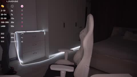 Snapshot of evelina_fox chatting on October 8, 2025, 3:20 pm Evelina online show from October 8, 2025, 3:20 pm