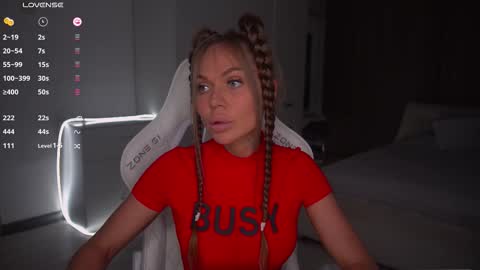 Snapshot of evelina_fox chatting on October 13, 2025, 12:49 pm Evelina online show from October 13, 2025, 12:49 pm