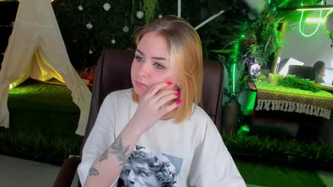 Evelina online show from May 26, 2026, 9:49 am