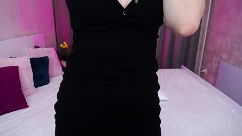 Snapshot of evelingills chatting on September 16, 2025, 5:08 am Evelin online show from September 16, 2025, 5:08 am