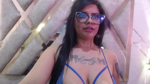 evelingjoyy online show from April 23, 2026, 7:38 pm