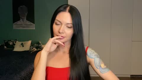 Snapshot of evelingoddess chatting on October 8, 2025, 10:07 pm your Love online show from October 8, 2025, 10:07 pm
