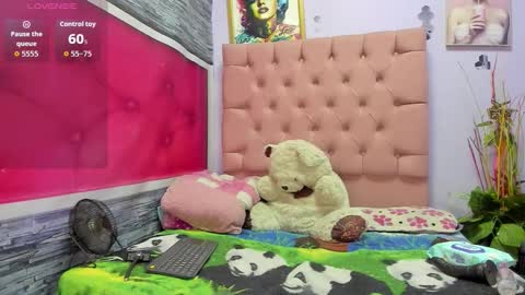 evelinks1 online show from February 2, 2026, 8:51 pm