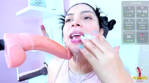 Snapshot of evelinn_belen chatting on October 18, 2025, 3:57 pm Evelinn belen online show from October 18, 2025, 3:57 pm