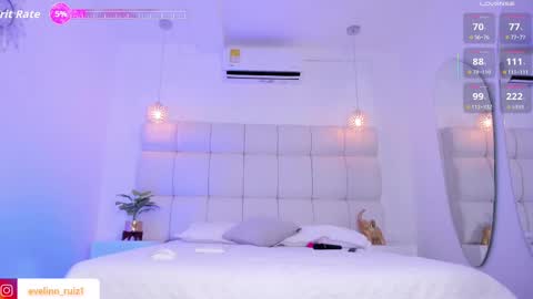 Snapshot of evelinn_ruiz chatting on September 24, 2025, 8:34 pm Evelinn online show from September 24, 2025, 8:34 pm