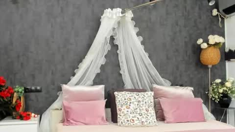 evellynereys online show from February 27, 2025, 4:09 am