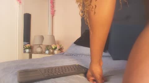 Snapshot of evelonga_707 chatting on June 20, 2026, 7:27 pm DAYANITA online show from June 20, 2026, 7:27 pm