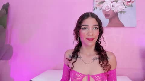 Snapshot of evelyn__rose1 chatting on March 18, 2026, 6:22 pm evelyn__rose1 online show from March 18, 2026, 6:22 pm