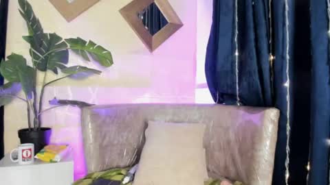 evelyn__rose1 online show from June 5, 2026, 6:52 am