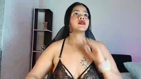 evelyn_brown8 online show from September 23, 2025, 6:22 pm