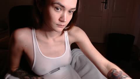 Evelyn online show from December 17, 2024, 3:17 am