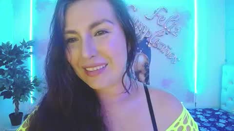 Juliana online show from February 24, 2025, 7:19 pm